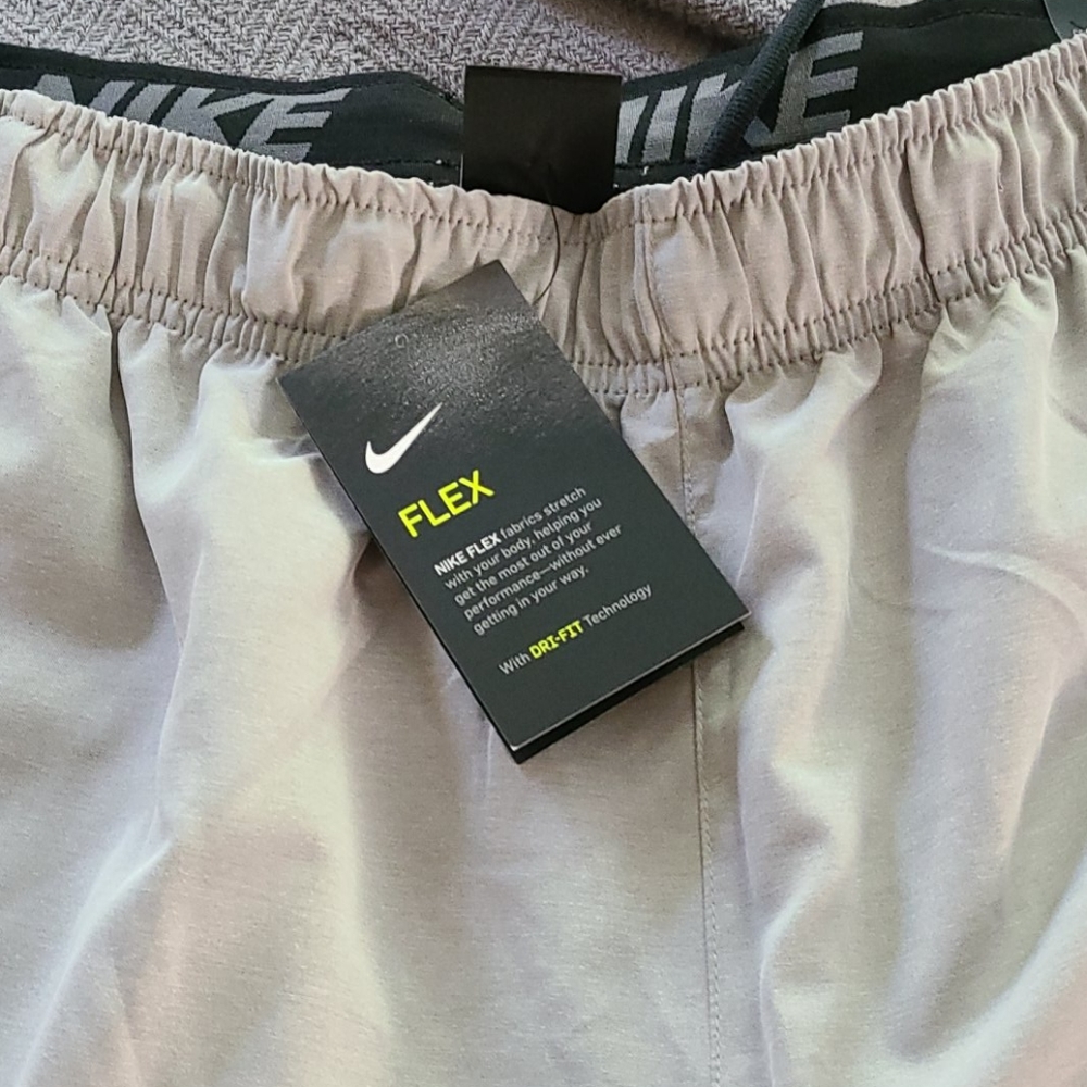 Nwt nike standard fit flex shorts
